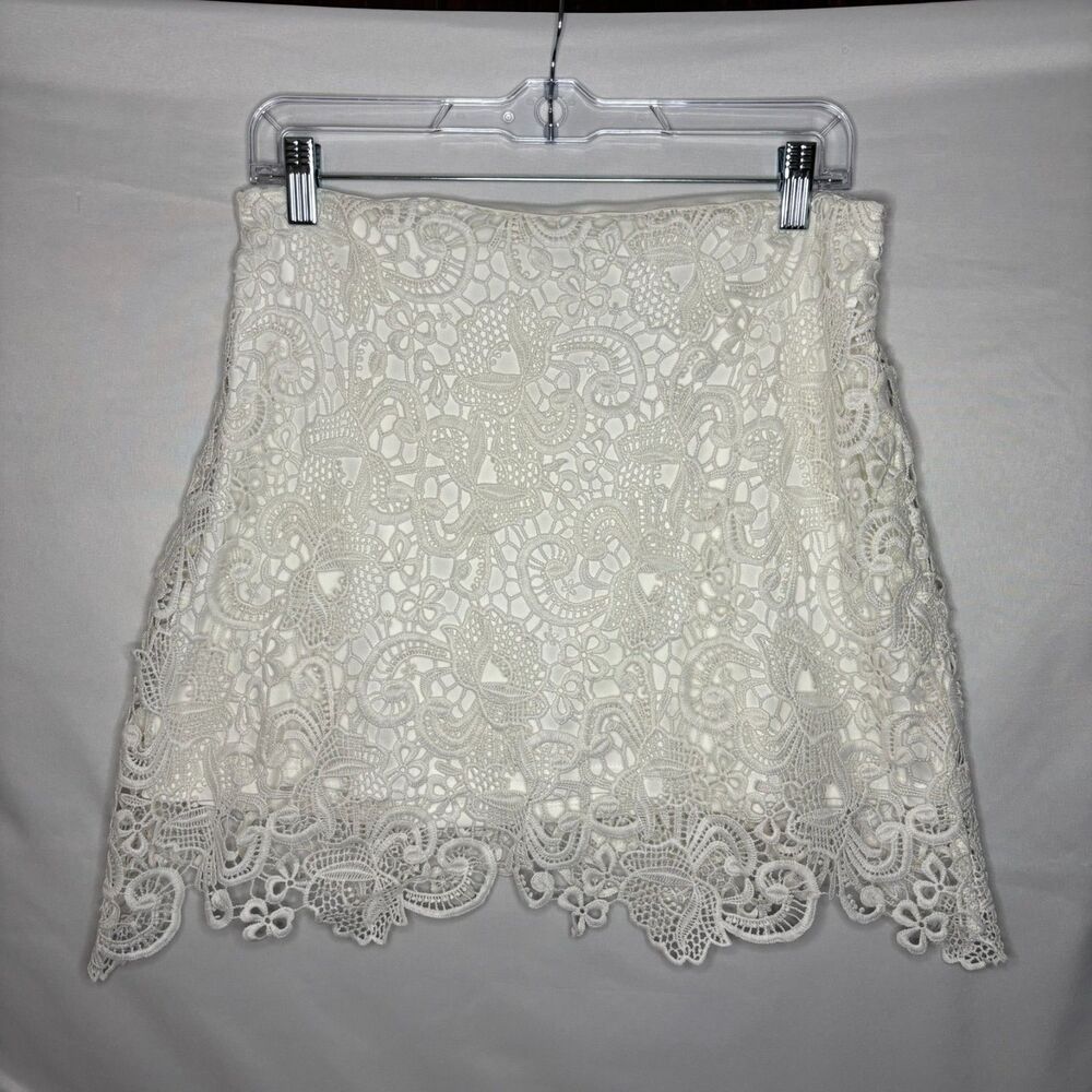 Women's White Lace Mini‎ Skirt No Tags 31" Waist